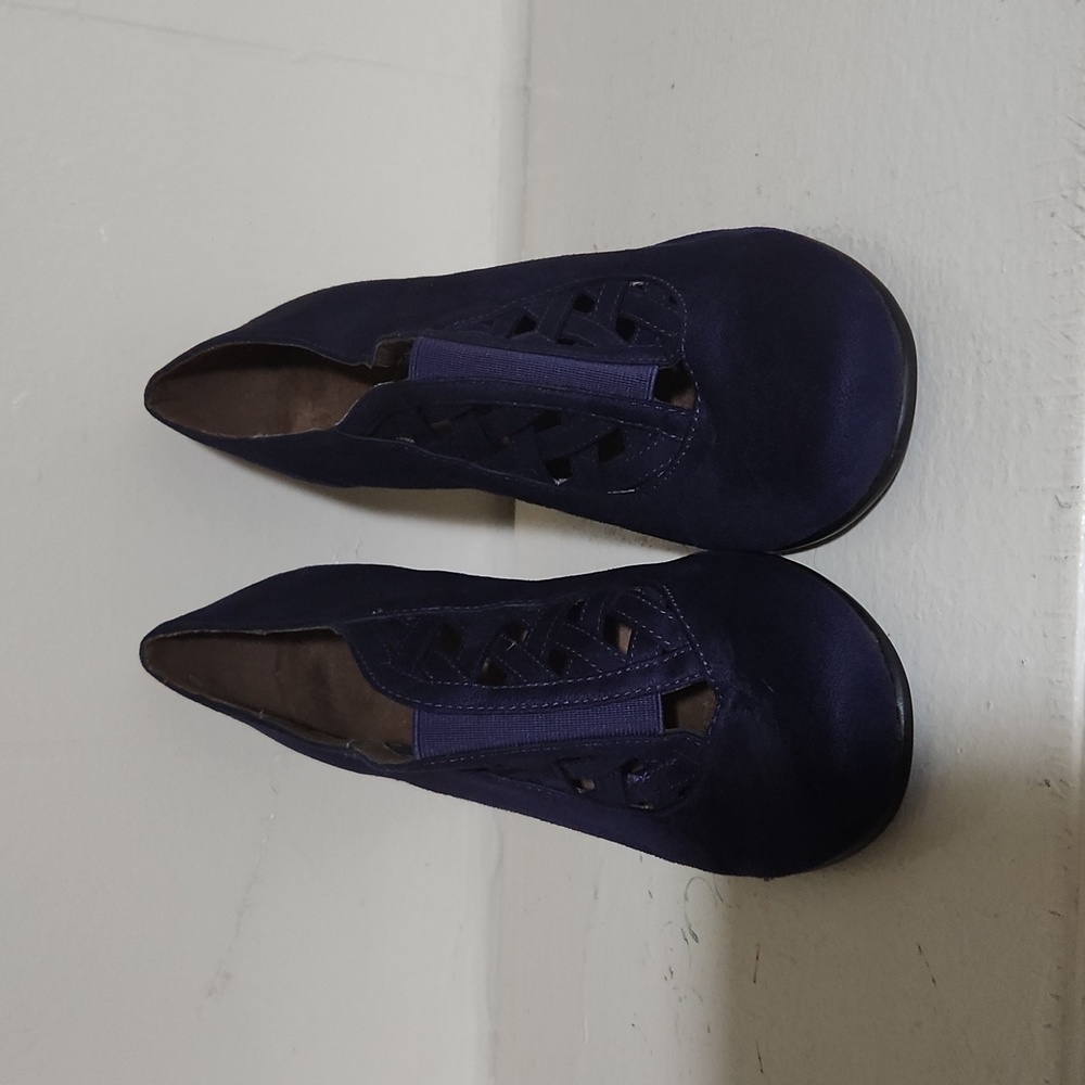 High heel shoe